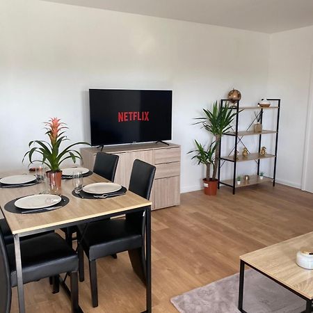 Appartement 59M2 Professionnel Ou Familial Saint Quentin En Yvelines 蒙蒂尼勒布勒托讷 外观 照片