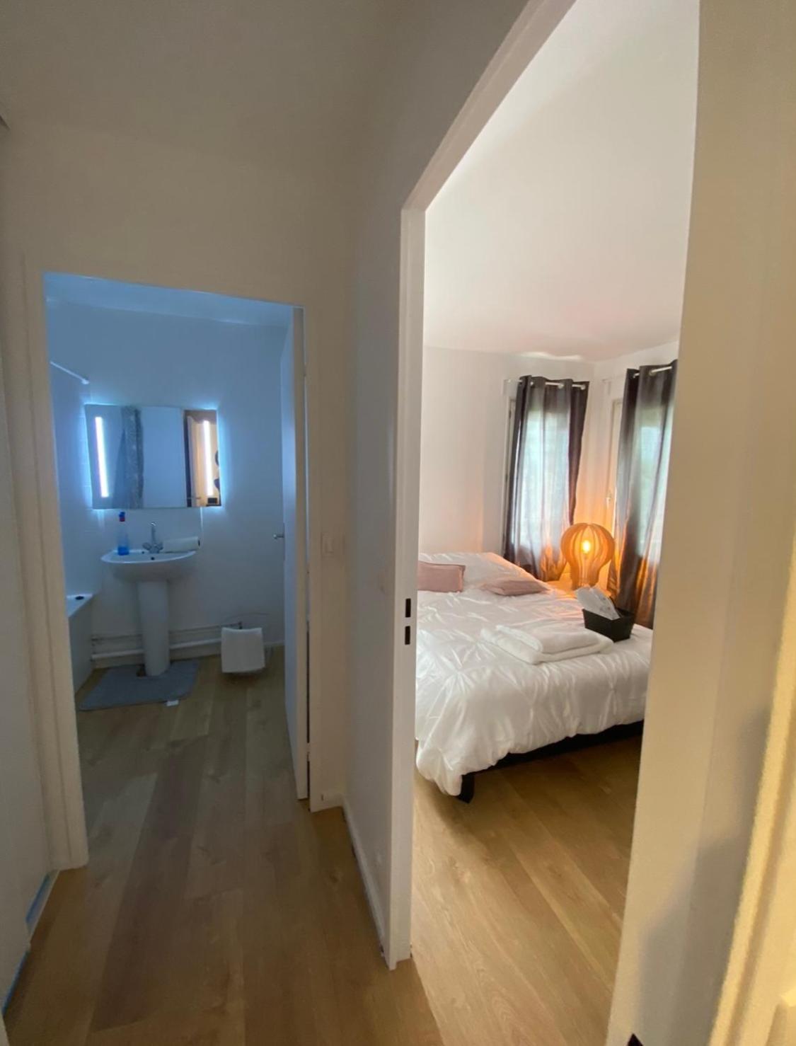 Appartement 59M2 Professionnel Ou Familial Saint Quentin En Yvelines 蒙蒂尼勒布勒托讷 外观 照片